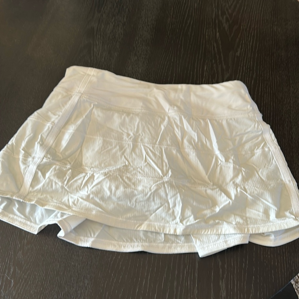 Lulu lemon skirt with liner